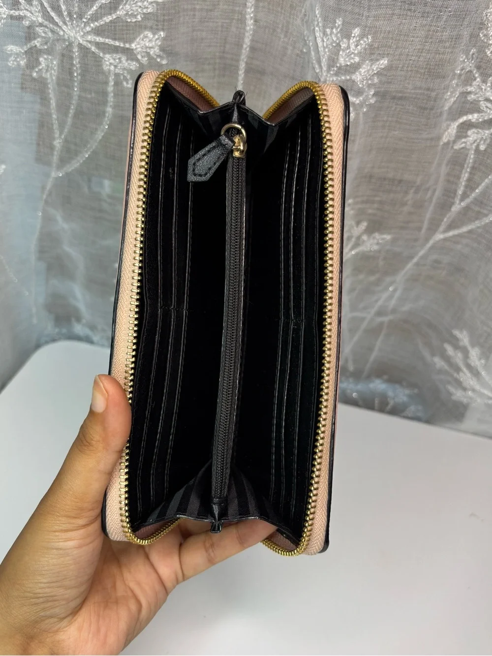 Victoria’s Secret Large Zip Around Wallet in Orchid Blush Gold Hardware - Picture 7 of 9